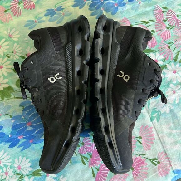 On Running Cloudrunner Waterproof Shoes - W 7.5 - Picture 3 of 12